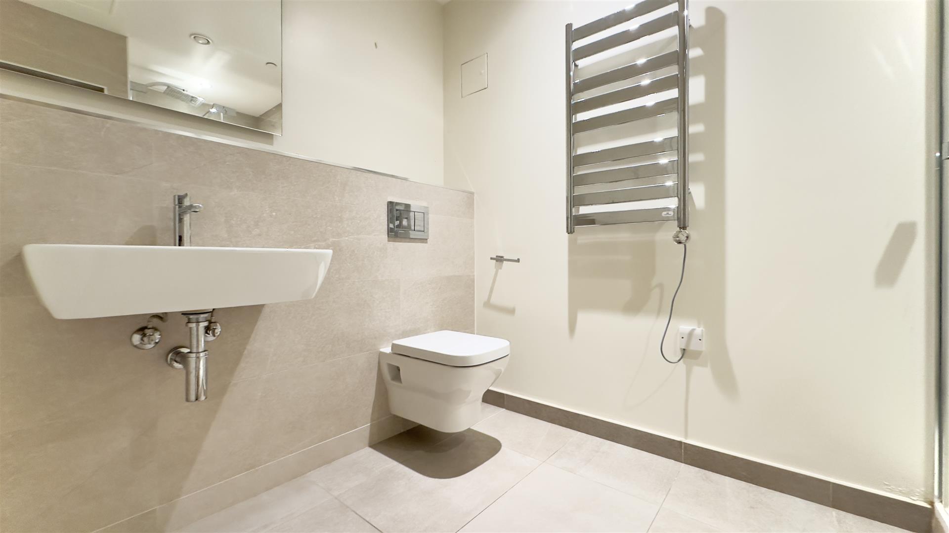 Image of Apartment - 4 Bedrooms - 3 Bathrooms for Rental in Midtown-Gibraltar, Image 12